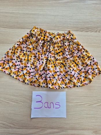 Jupe courte neuve 3ans