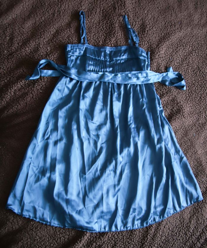 Petite Robe effet satinée bleu nuit