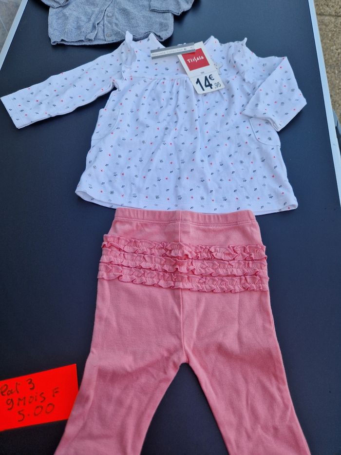 Lot vêtements 9mois fille N 3 - photo numéro 2