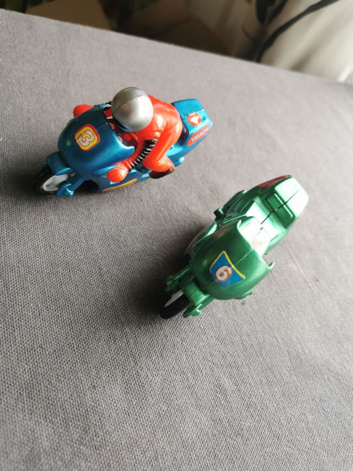 Lot de 2 moto jouets Evergreen bleu et vert - photo numéro 5