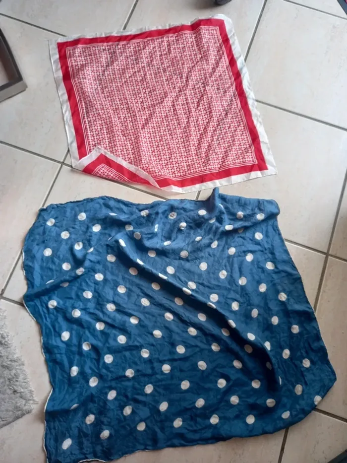Foulards en cadeau 📦