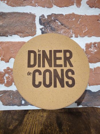 Dessous de plat en liège le dîner de Cons