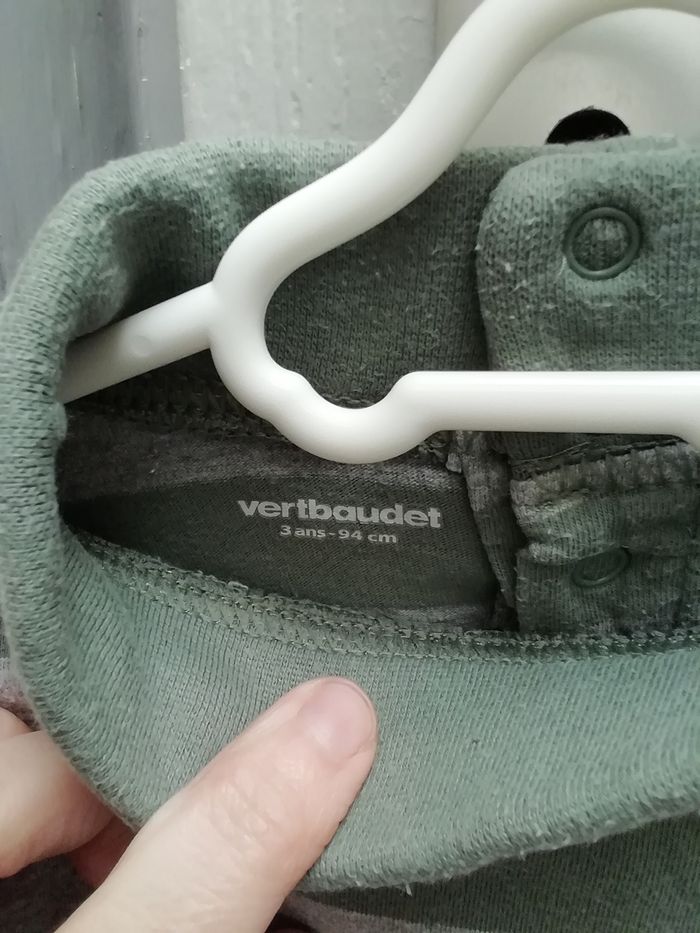 Vends sous pull  rayé gris et vert. - photo numéro 3