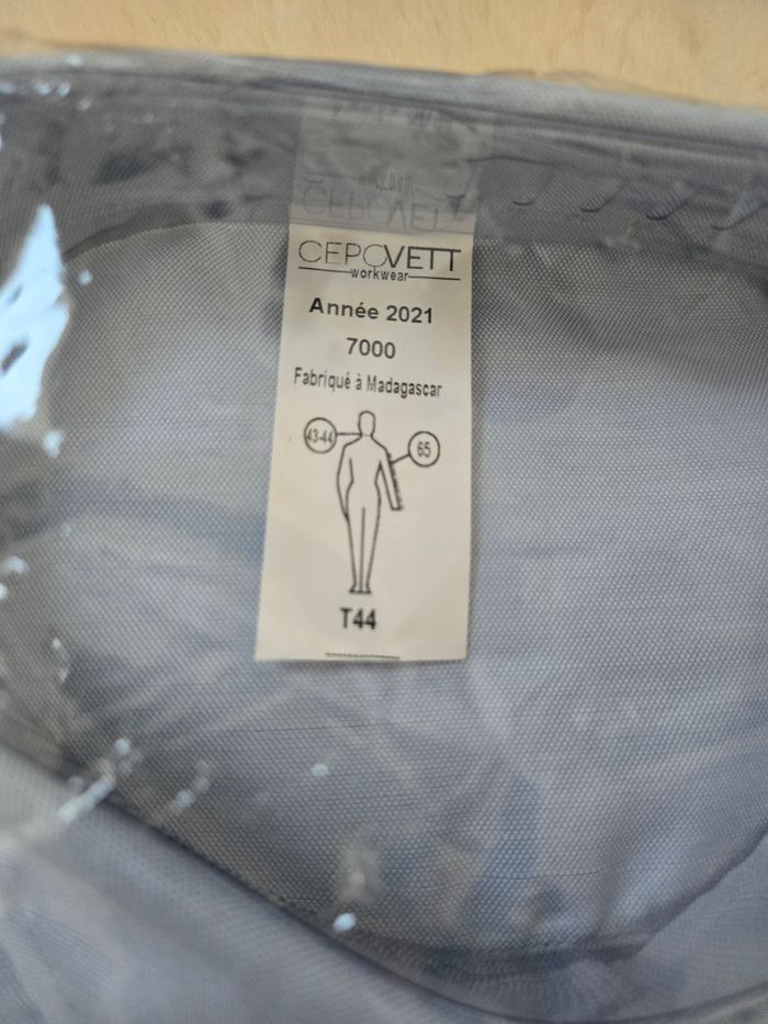 Chemise bleu claire Cepovett taille 44 - photo numéro 3