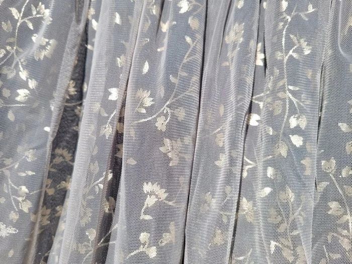 Gémo, jupe de fêtes, tulle,motifs feuilles dorées sur noire, 10 ans - photo numéro 5