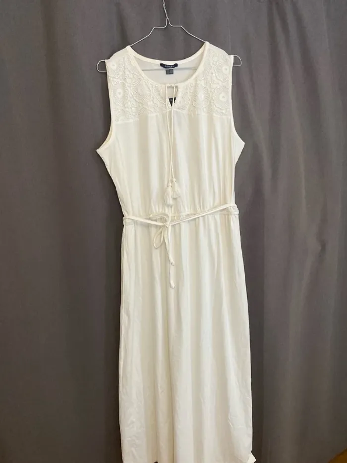 Robe longue neuve