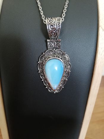 Collier pendentif goutte d'eau