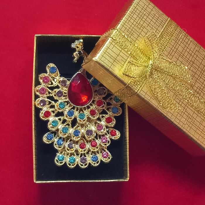 Broche paon en métal doré et strass - photo numéro 5