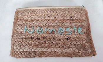 Pochette en toile de jute adopt