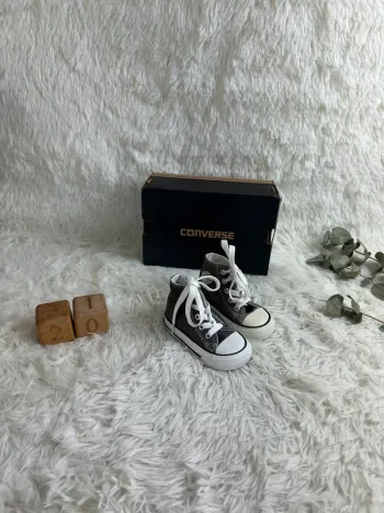 Paire de converse grise taille 20