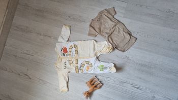 Lot pyjama et bodies 