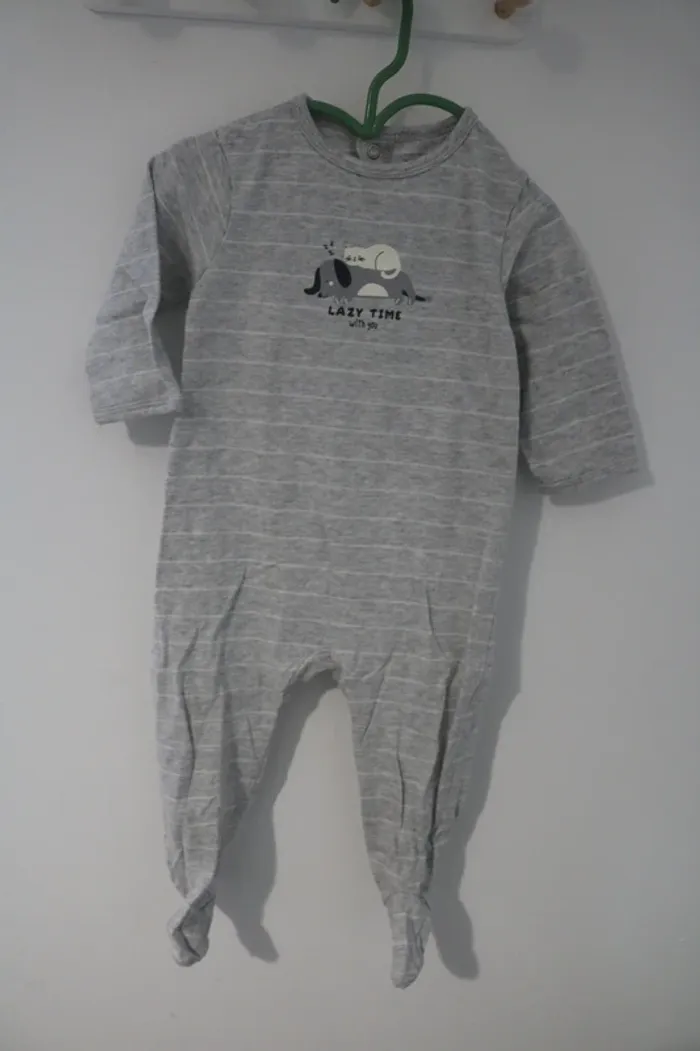 Lot pyjamas automne garçon Kiabi 12 mois - photo numéro 2