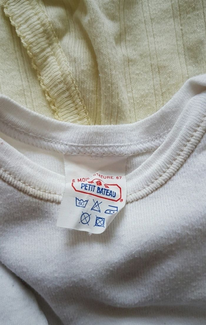 Lot 4 bodies manches longues / Taille 6 mois - photo numéro 2