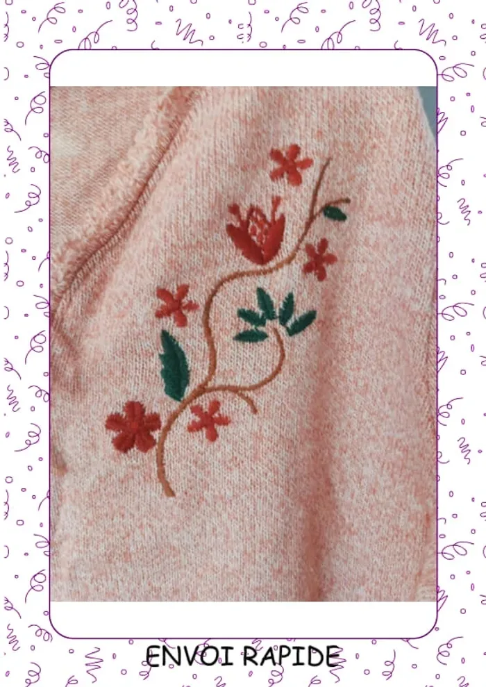 Pull rose Damart avec broderie au niveau du col - photo numéro 3