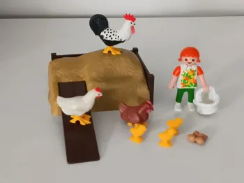 Fillette avec poules playmobil