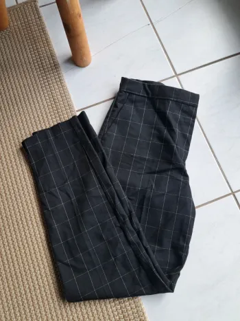 Pantalon tailleur noir coupe droite