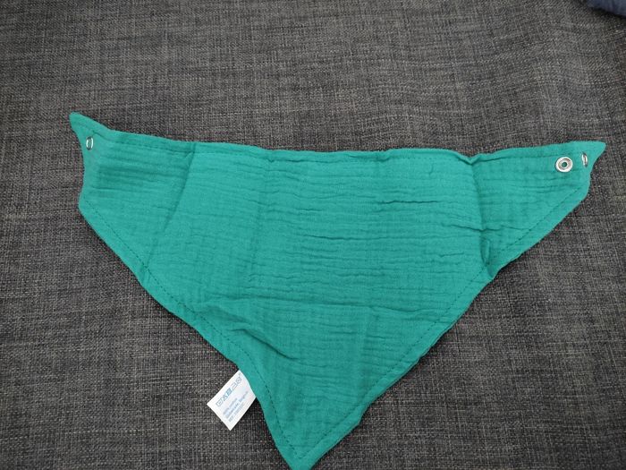 Bavoir neuf - photo numéro 2