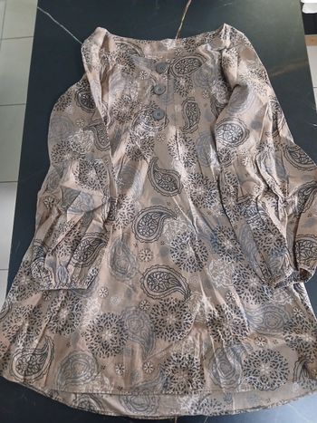 Robe avec manches bouffantes 