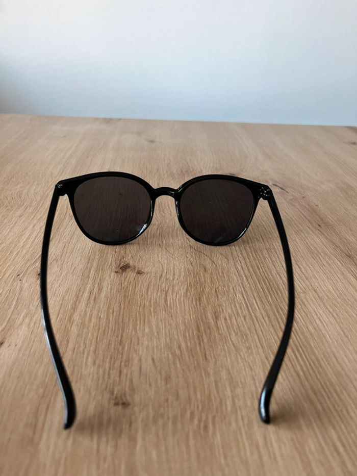 Lunettes de soleil femmes neuves - photo numéro 5