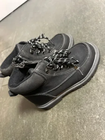 Bottines noires taille 26