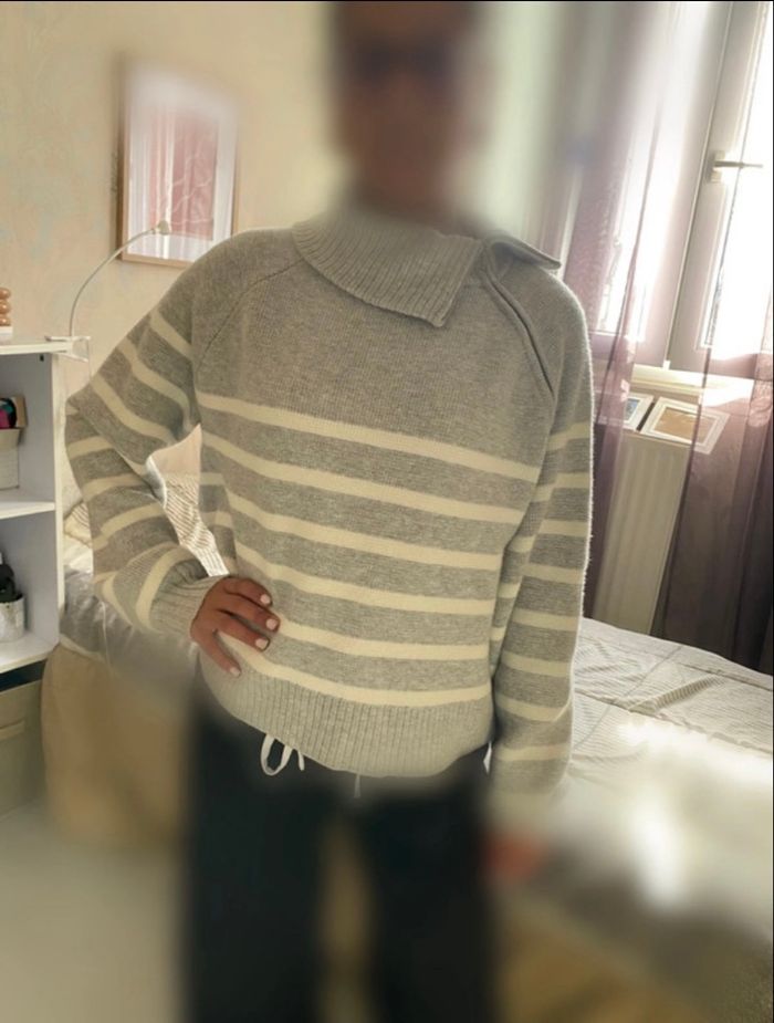 Pull gris et blanc à rayures marinière - photo numéro 2