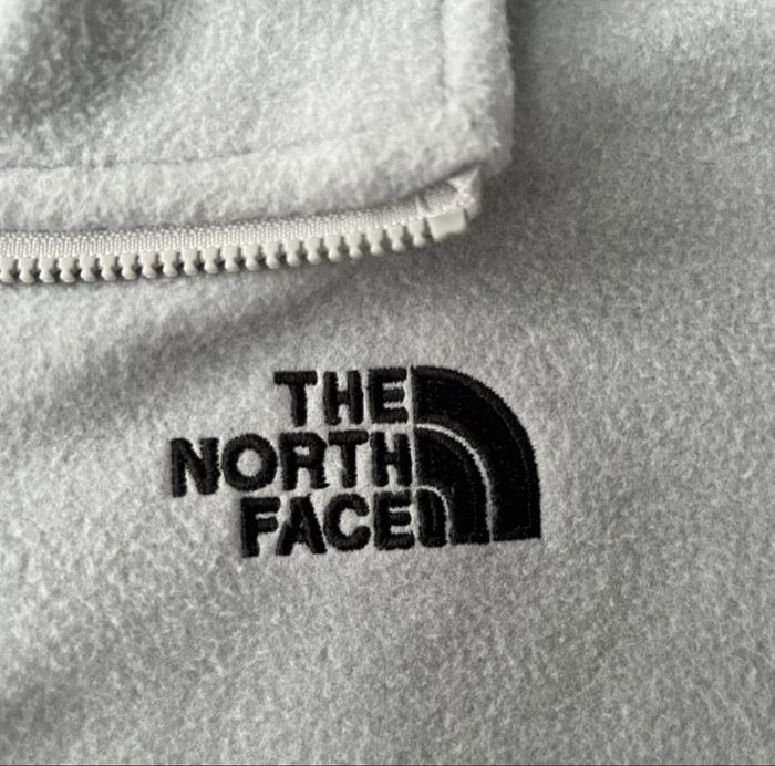 Sweat-shirt femme The North Face 100 Glacier 1/4 zip pull over polaire crop top gris claire - photo numéro 3