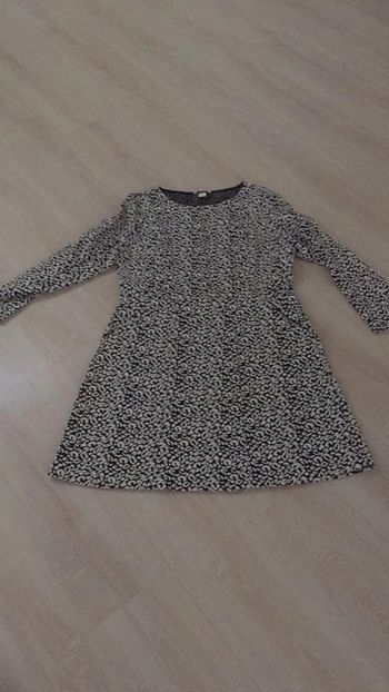Robe très chic neuve