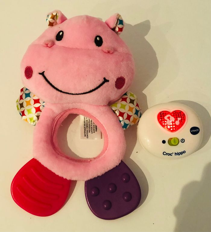 Vtech 80-502555 croc hippo rose 0-24 mois peluche hippopotame hochet musical jouet d’éveil sensoriel textures anneaux de dentition +30 phrases chansons mélodies et sons amusants bleu lot SOP77 - photo numéro 7