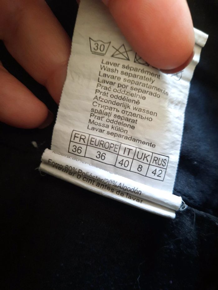 Jupe noire - photo numéro 5