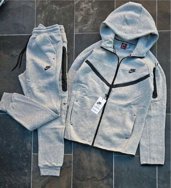 Nike tech gris