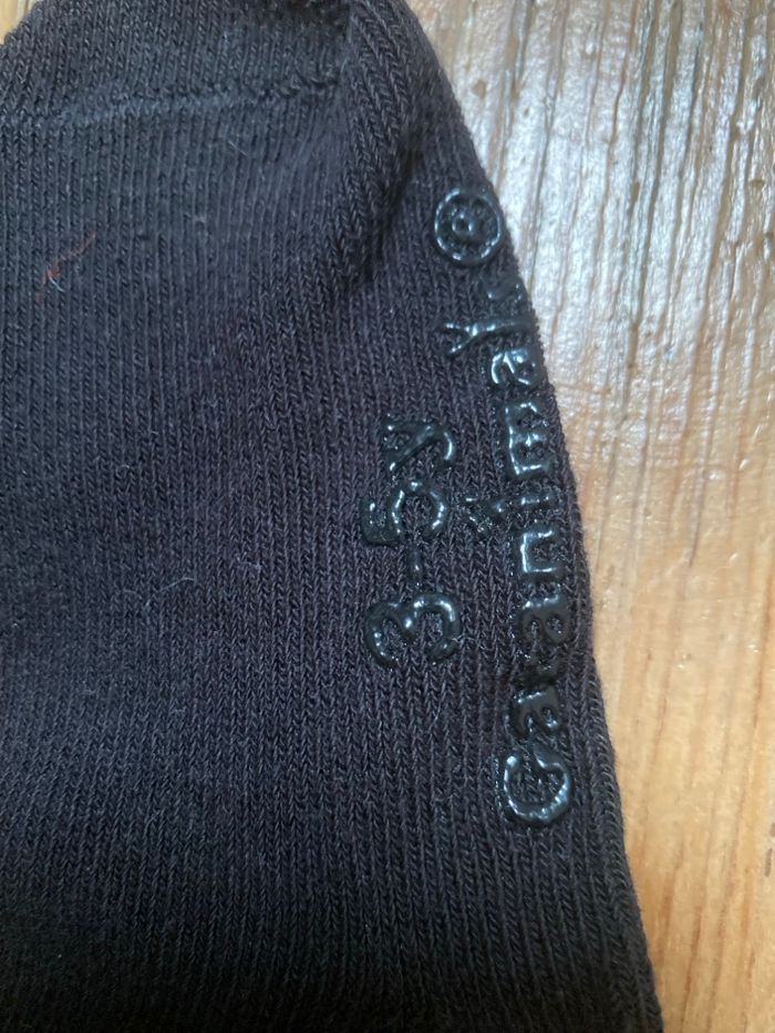 chaussettes noires neuves 3-5 ans garanimals