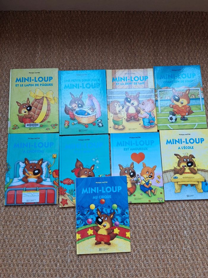 Lot 9 livres miniloup