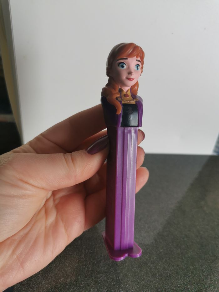 Distributeur de bonbon Pez Anna