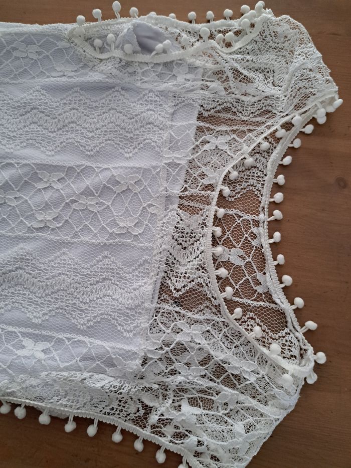 Robe en dentelle taille 36 - photo numéro 2