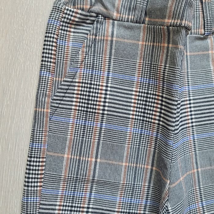 Très beau pantalon, taille élastique, noir, blanc camel bleu. Fille 6 ans - photo numéro 2