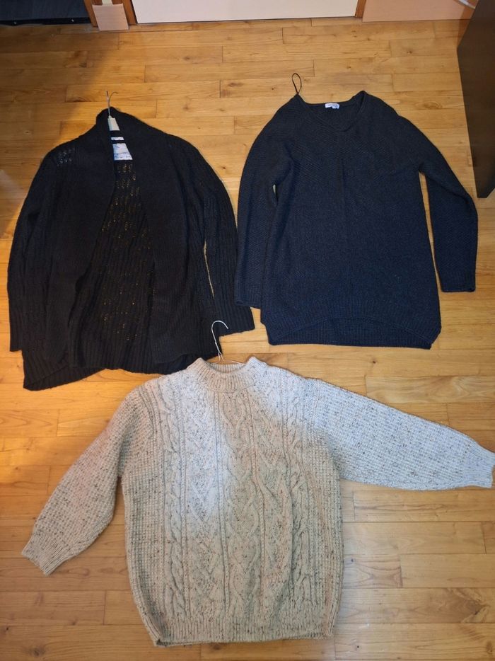 Lot 1 pull fait main un gilet long  un pull long femme taille M