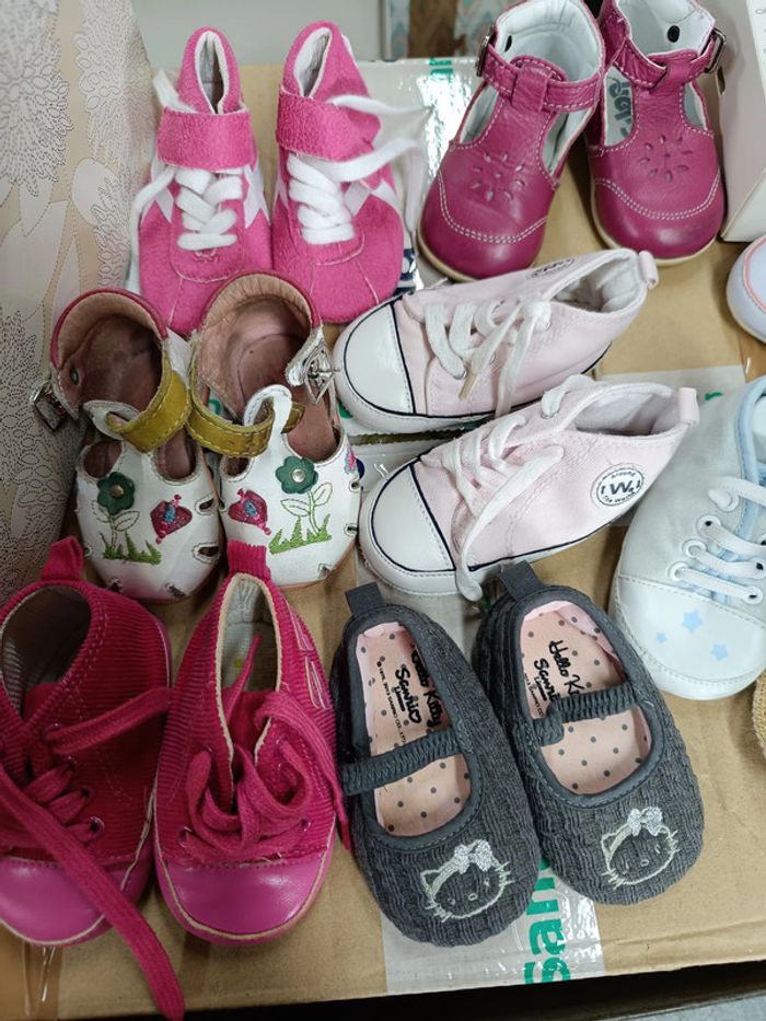 Carton de chaussures ballerines etc 0-6 mois - photo numéro 6