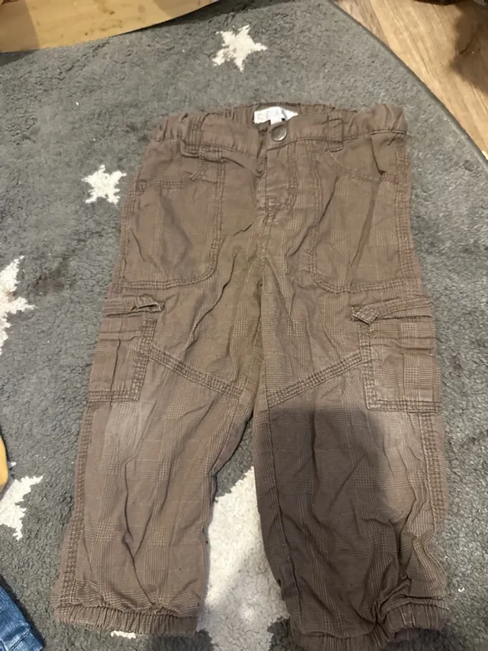 Lot pantalons garçon 18 mois - photo numéro 3