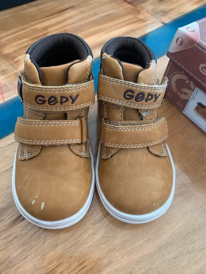 Bottines Gepy taille 23 - photo numéro 2