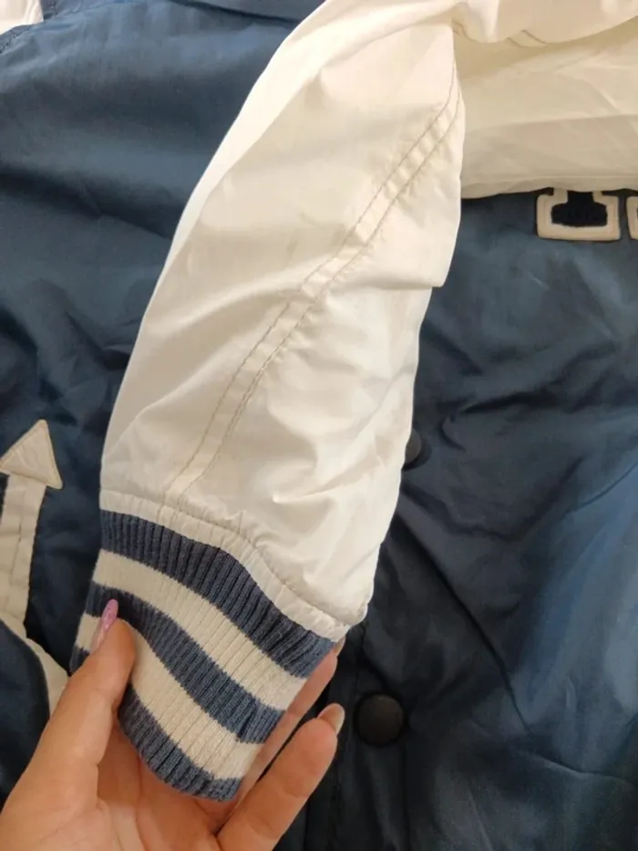 C53 blouson marine Tommy Hilfiger 12 ans - photo numéro 4