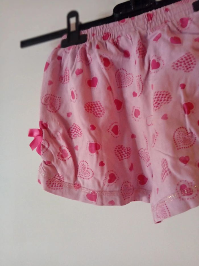 Joli short rose. 3 ans - photo numéro 8