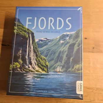 Neuf sous cellophane Jeu de société Fjords des éditions Matagot,
