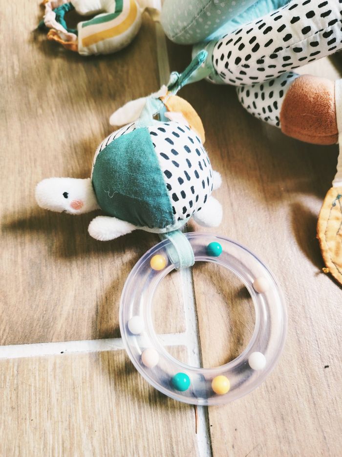 🦁Peluche doudou d'éveil Spirale multi activités sensorielle Tanzanie Lion en tissu Vertbaudet - photo numéro 3