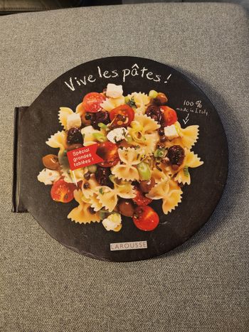 Livre vive les pâtes spécial grandes tablées larousse
