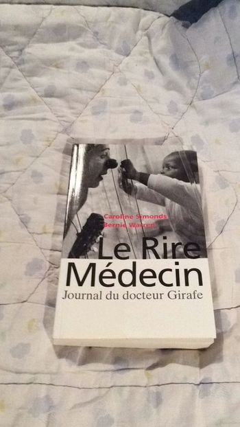 #le rire Médecin journal du docteur Girafe par Caroline Simonds et Bernie Warren