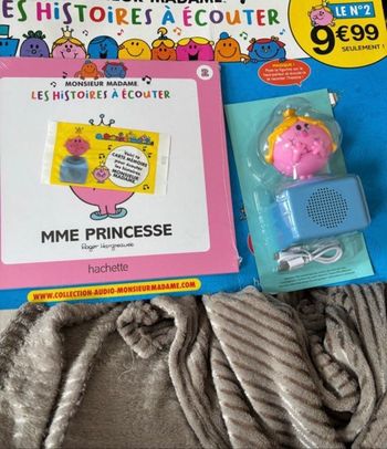 Figurine + livre + carte sd monsieur madame les histoires à Écouter Hachette