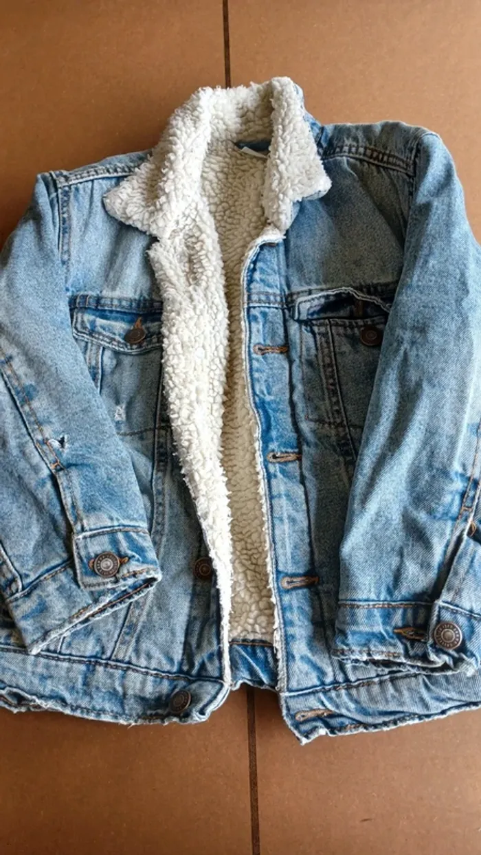 Veste en jean fourrée zara