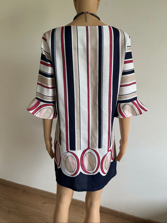 Robe imprimée à manches courtes Rinascimento taille M jamais portée - photo numéro 5