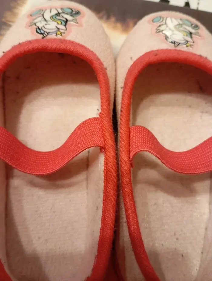 Chaussons licornes pointure 23 - photo numéro 3