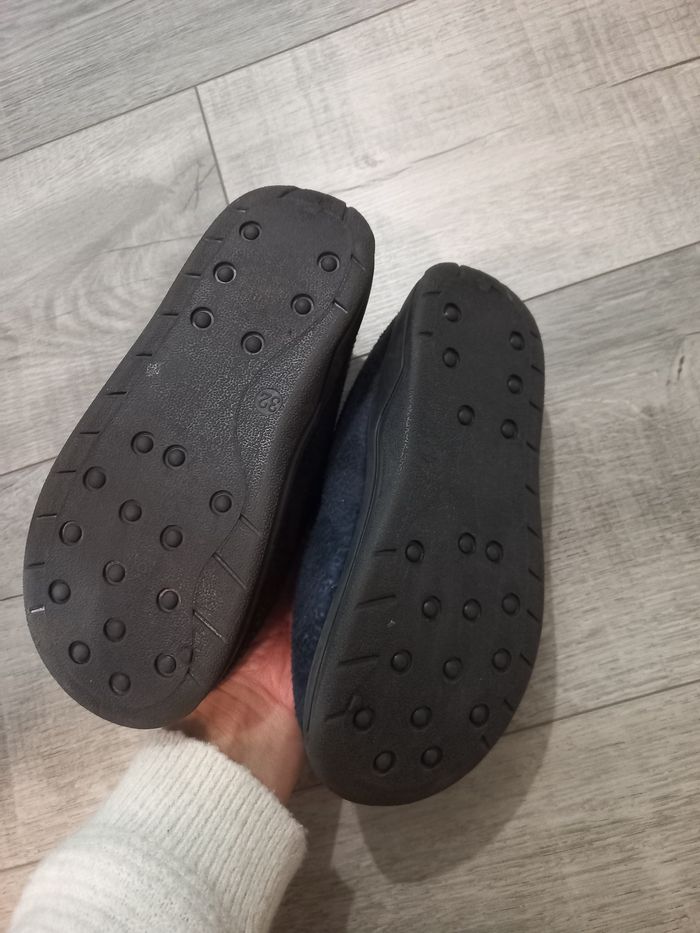 Chaussons taille 32 comme neuf - photo numéro 2